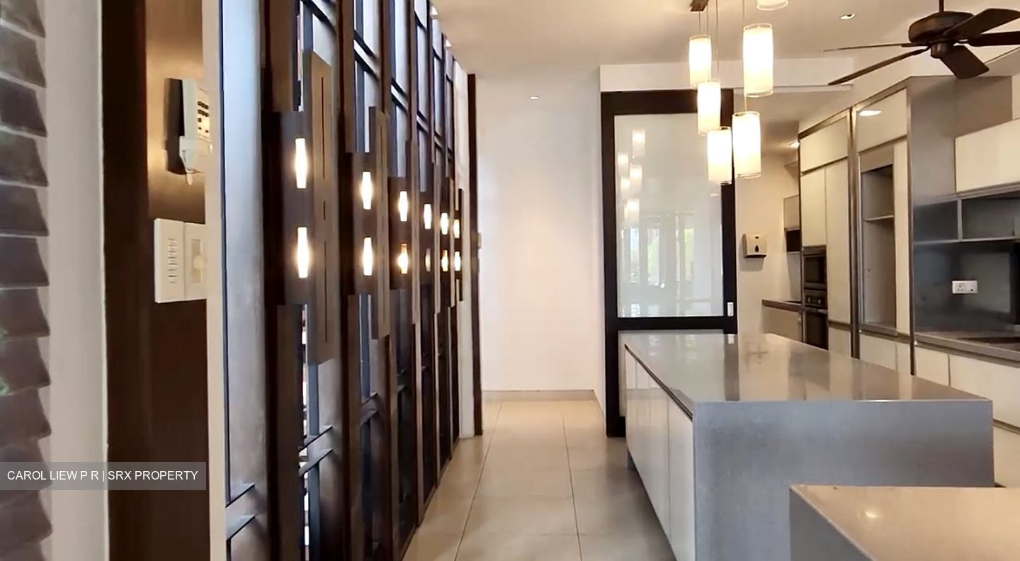 Ocean Drive (D4), Detached #389053011
